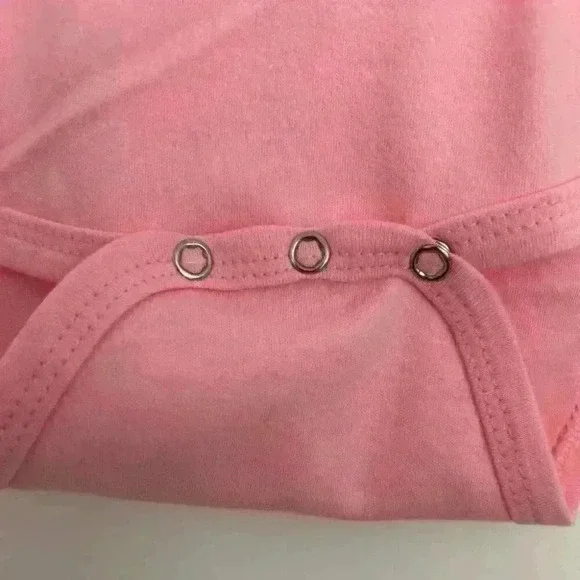 BNWT 6-12 mo. Pink Onesie Hand Embroidered with Bumblebees with Felt Barrettes - Picture 4 of 9